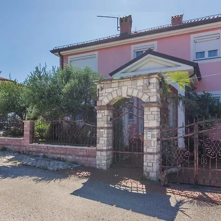 Family Friendly With A Swimming Pool Fratrici, - 14384 Apartment Umag