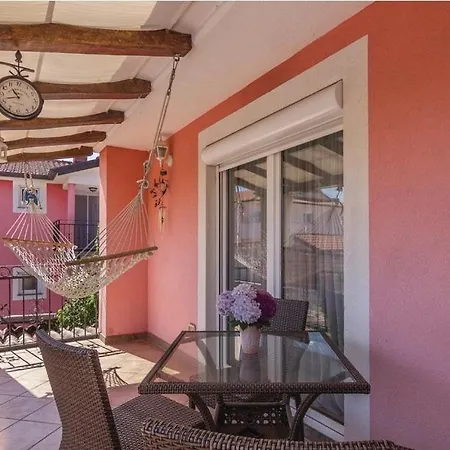 Family Friendly With A Swimming Pool Fratrici, - 14384 Umag