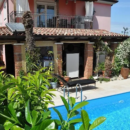 Family Friendly With A Swimming Pool Fratrici, - 14384 *