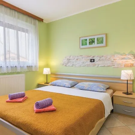 Apartment Family Friendly With A Swimming Pool Fratrici, - 14384 Umag