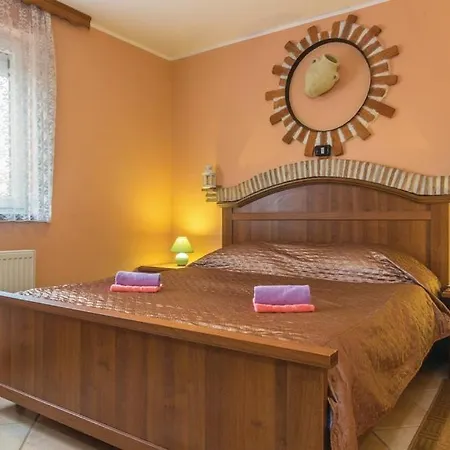 Family Friendly With A Swimming Pool Fratrici, - 14384 *