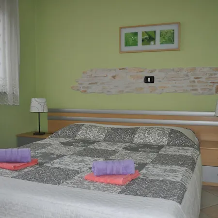 Family Friendly With A Swimming Pool Fratrici, - 14384